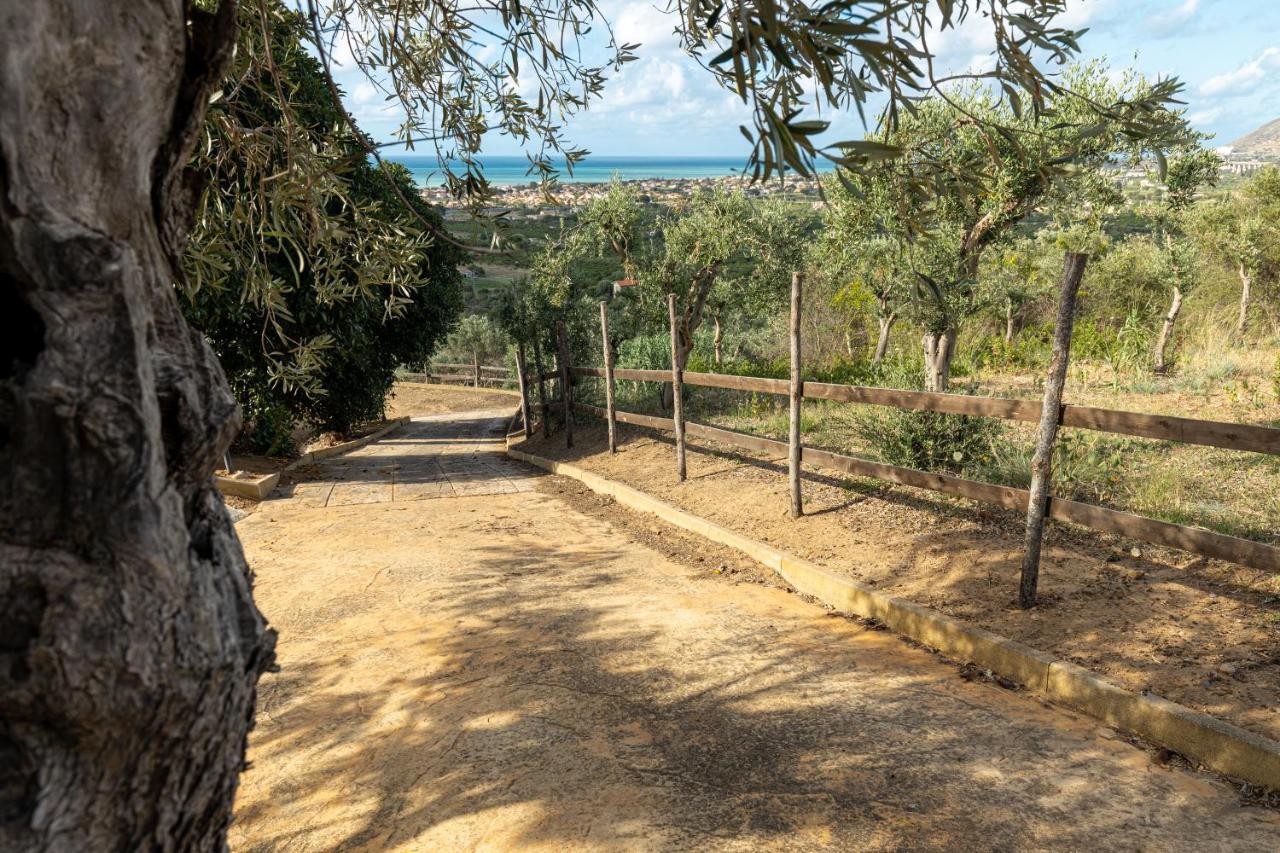 Solemar Sicilia - Le Casette Di Calzata Campofelice Di Roccella Exterior foto