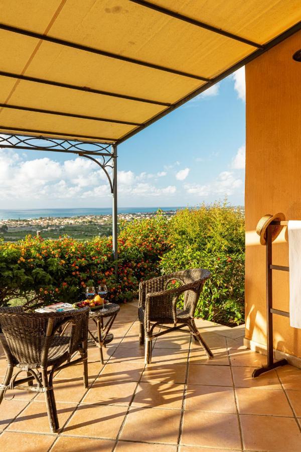 Solemar Sicilia - Le Casette Di Calzata Campofelice Di Roccella Exterior foto